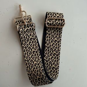 Crossbody Leopard Strap (bag not included)